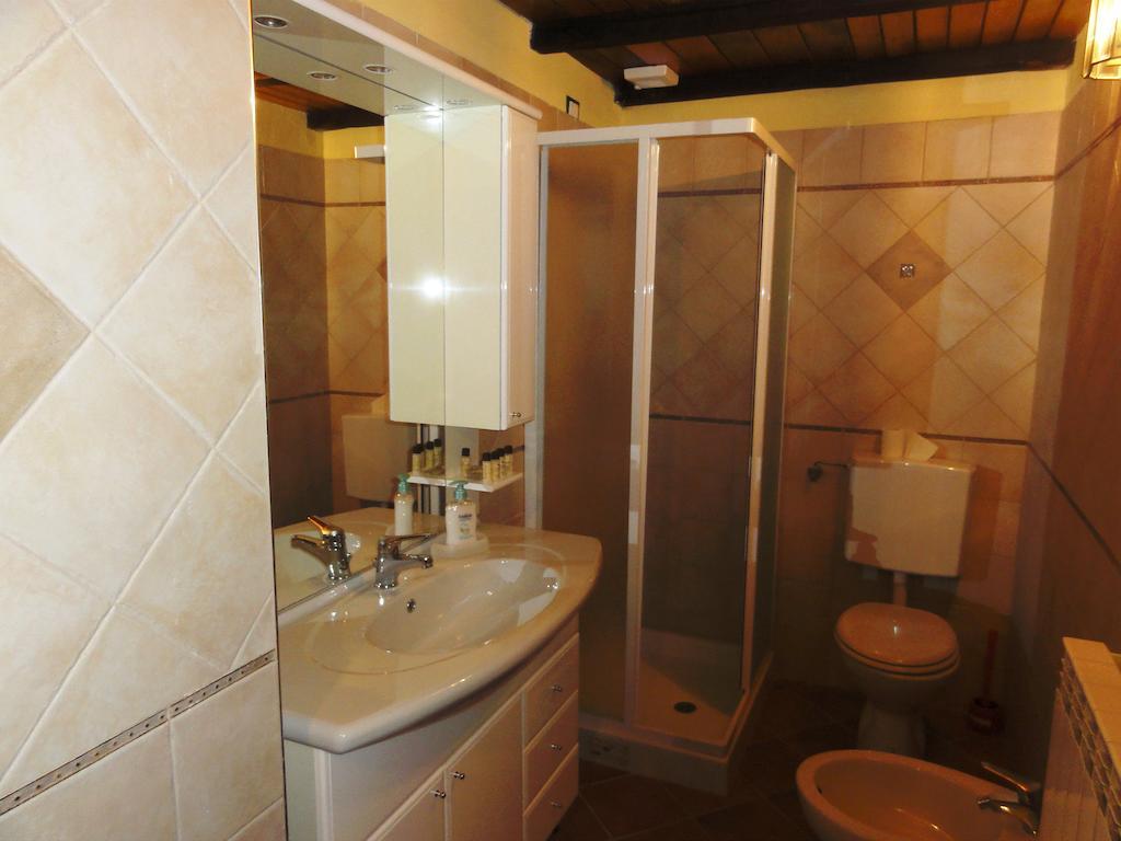 La Locanda Dei Cartunè Montezemolo Camera foto